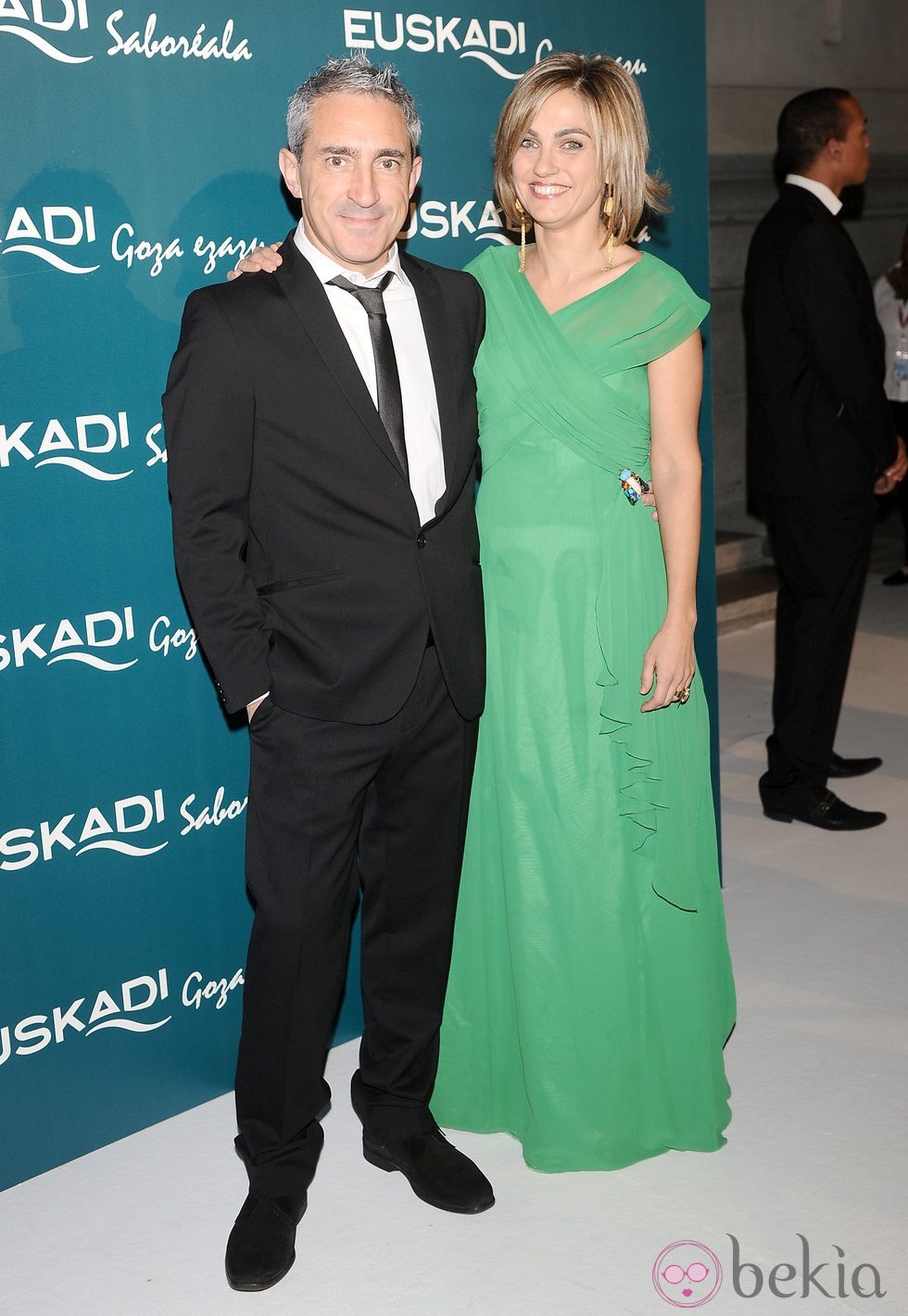 Jon Sistiaga y Lourdes Maldonado en la gala promocional de Euskadi en Fitur