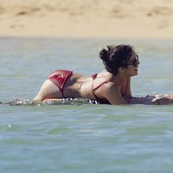 Vanessa Hudgens y Austin Butler en Hawai