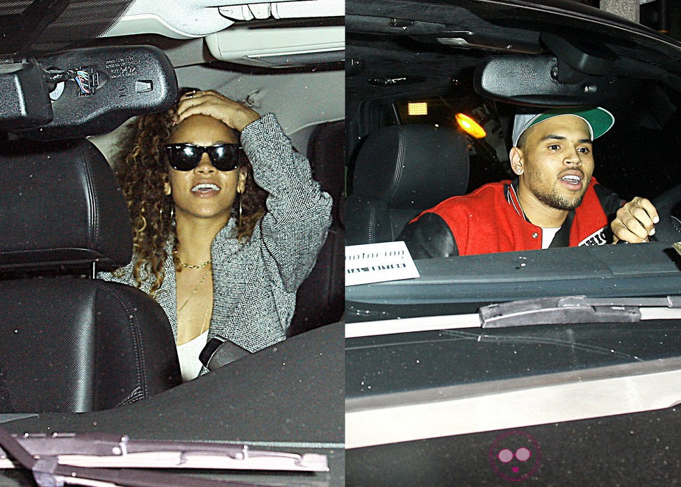 Rihanna y Chris Brown a la salida de una discoteca