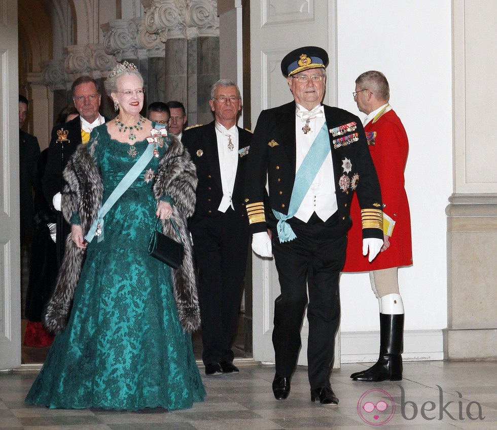 Margarita y Enrique de Dinamarca en la cena de gala al Cuerpo Diplomático