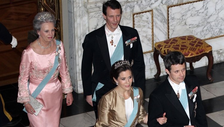 Federico, Mary, Joaquín y Benedicta de Dinamarca en la cena de gala al Cuerpo Diplomático