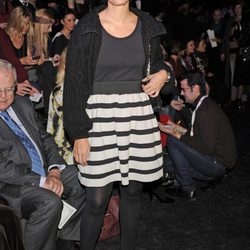 Nuria Roca en el desfile de Amaya Arzuaga en la Fashion Week Madrid