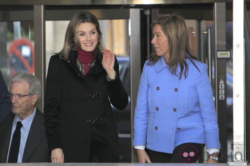 La Princesa Letizia y Ana Mato en un Foro contra el cáncer