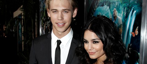 Austin Butler y Vanessa Hudgens en el estreno de 'Viaje al centro de la tierra 2' en Los Ángeles