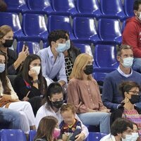 La Infanta Cristina e Iñaki Urdangarin con Irene Urdangarin en el debut de Pablo Urdangarin en el Barça de Balonmano