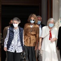 Irene de Grecia, la Infanta Elena, Tatiana Radziwill y Jean Henri Fruchaud en el almuerzo posterior a la boda de Felipe de Grecia y Nina Flohr