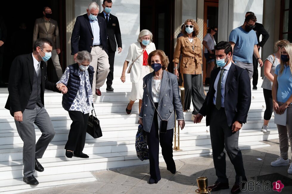 La Reina Sofía, Irene de Grecia, la Infanta Elena, Tatiana Radziwill y Jean Henri Fruchaud en el almuerzo tras la boda de Felipe de Grecia y Nina Fl