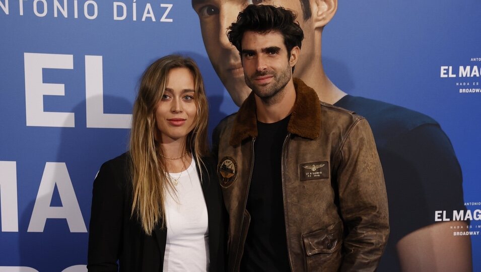 Juan Betancourt y Paula Badosa en la premiere del espectáculo del Mago Pop