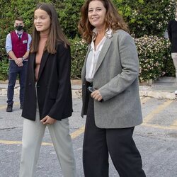 Alexia de Grecia y su hija Amelia Morales en el almuerzo posterior a la boda de Felipe de Grecia y Nina Flohr