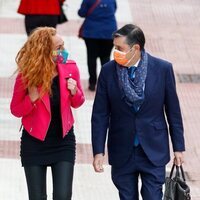 Rocío Carrasco junto a su abogado llegando a los juzgados para entregar los documentos de Rocío Jurado a Gloria Camila