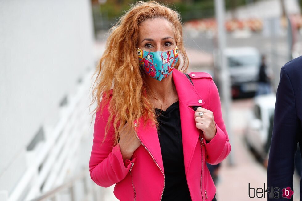 Rocío Carrasco llegando a los juzgados para entregar los documentos de Rocío Jurado a Gloria Camila