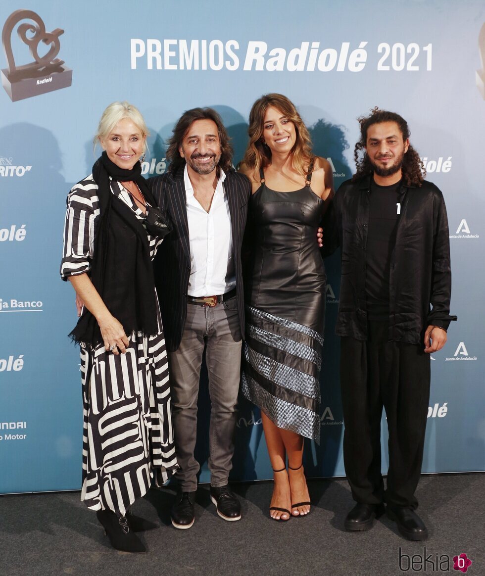 Mariola Orellana, Antonio Carmona y su hija, Marina Carmona en los Premios Radiolé 2021