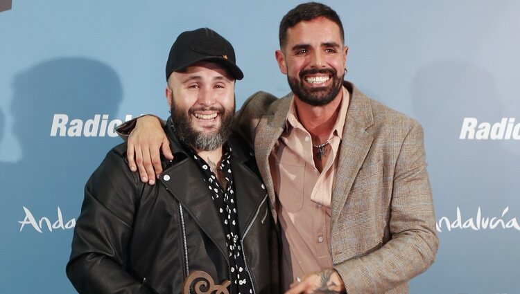 Kiko Rivera y Yerai de Los Rebujitos en los Premios Radiolé 2021