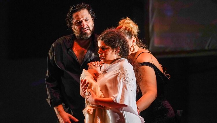 Carla Vigo estrenándose en la obra de teatro 'Yerma'