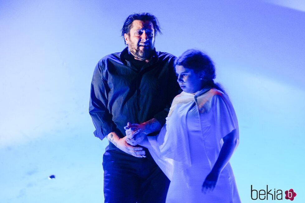 Carla Vigo con Rafael Amargo en la obra de teatro 'Yerma'