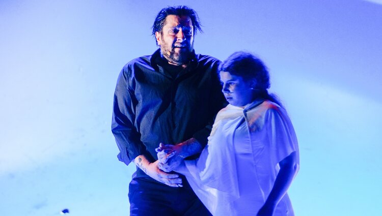 Carla Vigo con Rafael Amargo en la obra de teatro 'Yerma'