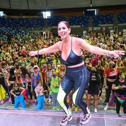 Anabel Pantoja dando una masterclass de Zumba