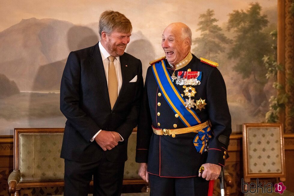 Guillermo Alejandro de Holanda y Harald de Noruega, muy cómplices en la Visita de Estado de los Reyes de Holanda a Noruega