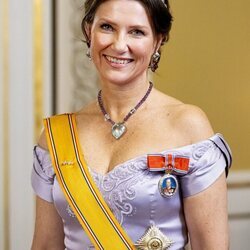 Marta Luisa de Noruega con la tiara de Amatistas en la cena de gala por la Visita de Estado de los Reyes de Holanda a Noruega