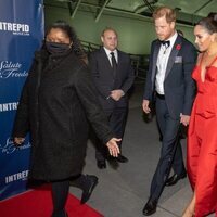 El Príncipe Harry y Meghan Markle a su llegada a la gala Salute to Freedom