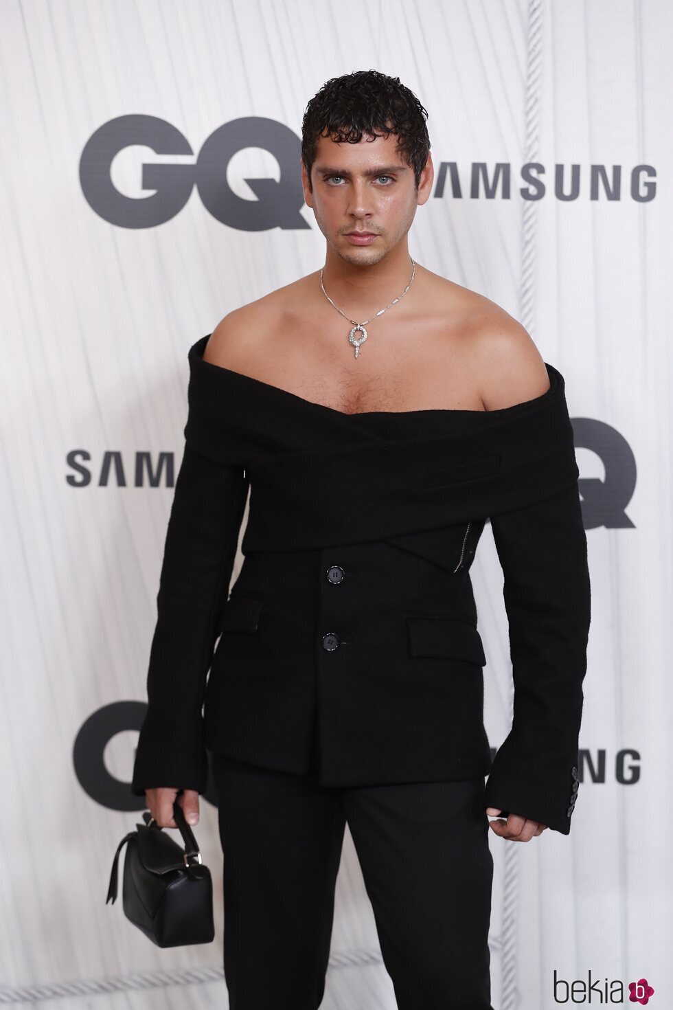 Eduardo Casanova en los Premios GQ Hombre del Año 2021