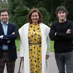 Pepe Rodríguez, Samantha Vallejo-Nágera y Jordi Cruz tras recibir el Premio Ondas 2020