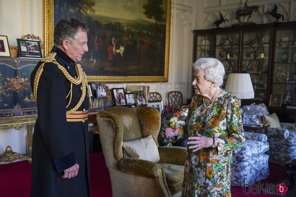 La Reina Isabel en su primera audiencia presencial tras sus problemas de salud