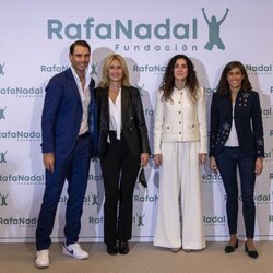 Rafa Nadal con su madre, su mujer y Eunate Gómez en la presentación de los nuevos proyectos de su Fundación