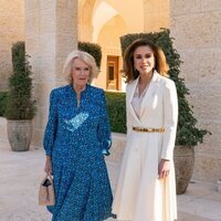 Camilla Parker y Rania de Jordania en la bienvenida a Carlos y Camilla por su viaje oficial a Jordania