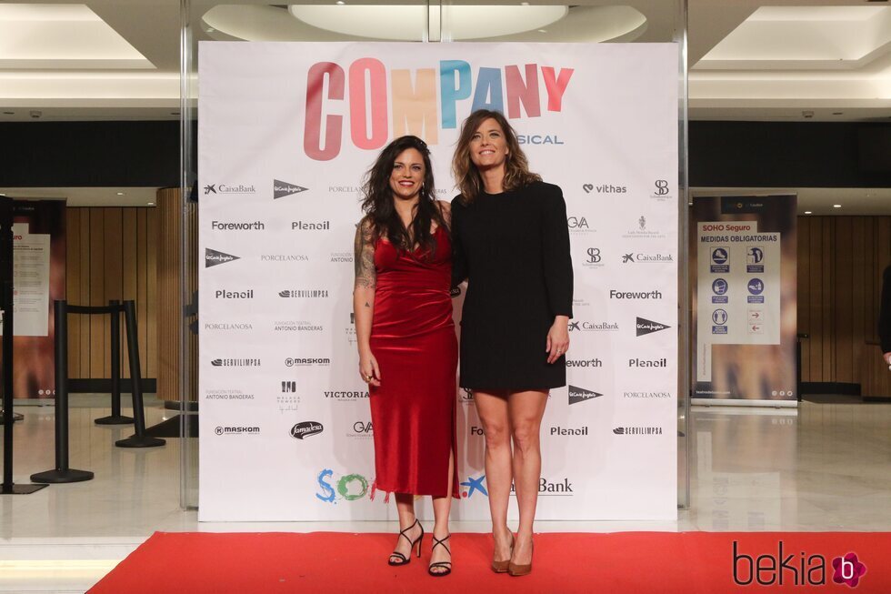 María Casado y su novia Martina en la presentación del musical 'Company'