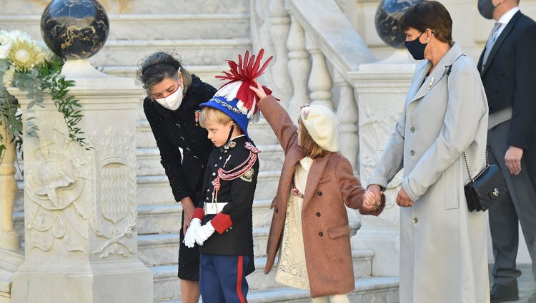 Jacques y Gabriella de Mónaco con sus tías Carolina y Estefanía de Mónaco en el Día Nacional de Mónaco 2021