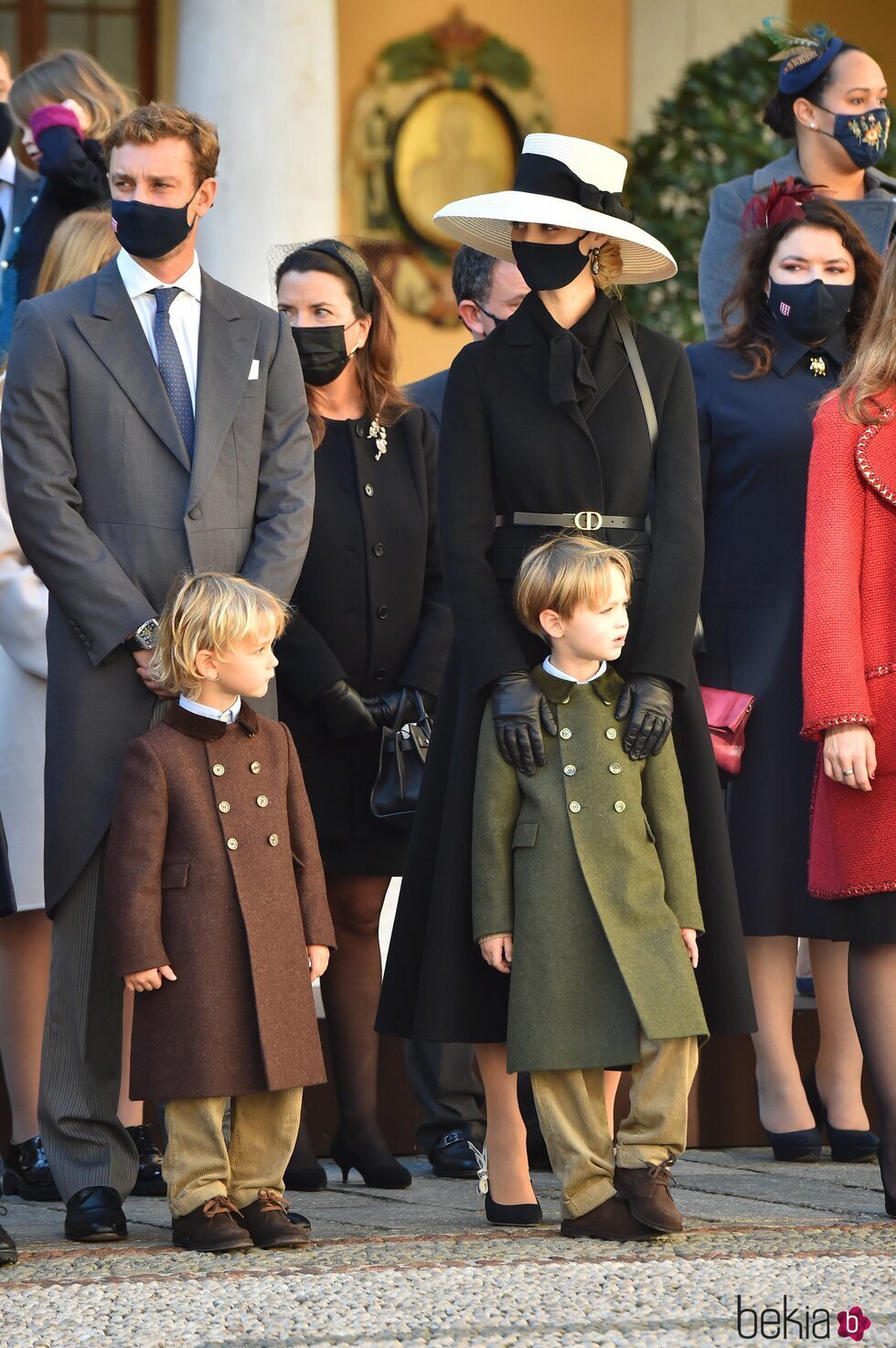 Pierre Casiraghi y Beatrice Borromeo con sus hijos Stefano y Francesco Casiraghi en el Día Nacional de Mónaco 2021