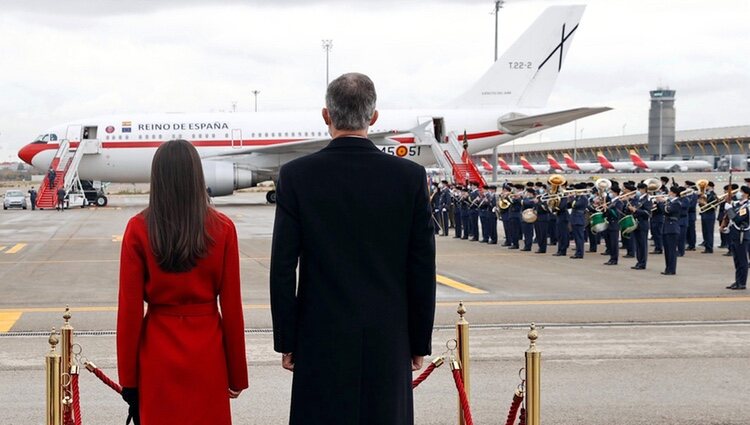 Los Reyes Felipe y Letizia en su despedida en Madrid por su Visita de Estado a Suecia