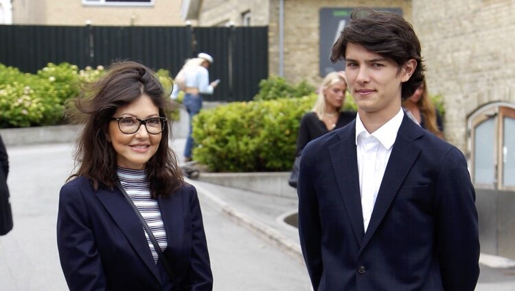 Alexandra Manley y Nicolás de Dinamarca en la graduación de Félix de Dinamarca