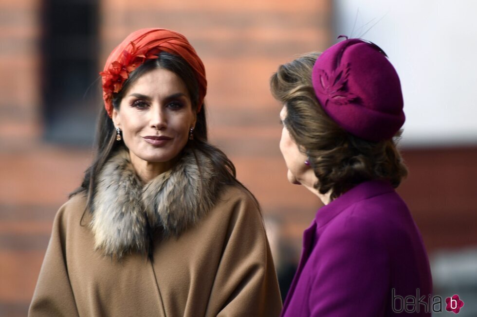 La Reina Letizia y la Reina de Suecia en la bienvenida a los Reyes de España por su Visita de Estado a Suecia