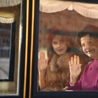 La Reina Letizia y Silvia de Suecia en carruaje en la bienvenida a los Reyes de España por su Visita de Estado a Suecia