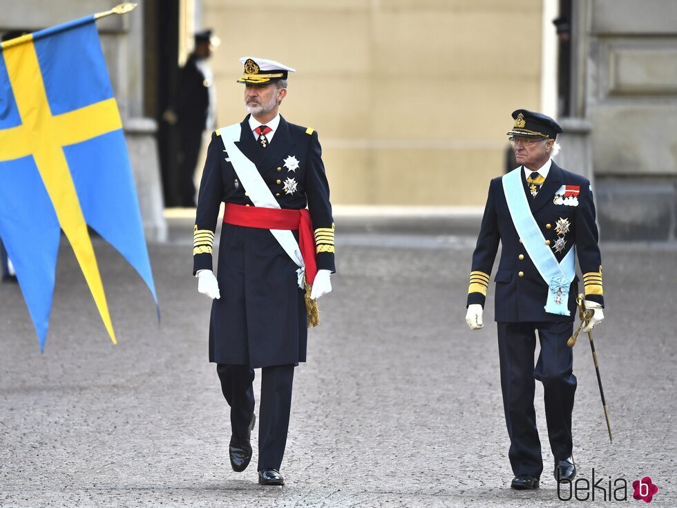 El Rey Felipe y Carlos Gustavo de Suecia en el Palacio Real de Estocolmo en la Visita de Estado de los Reyes de España a Suecia