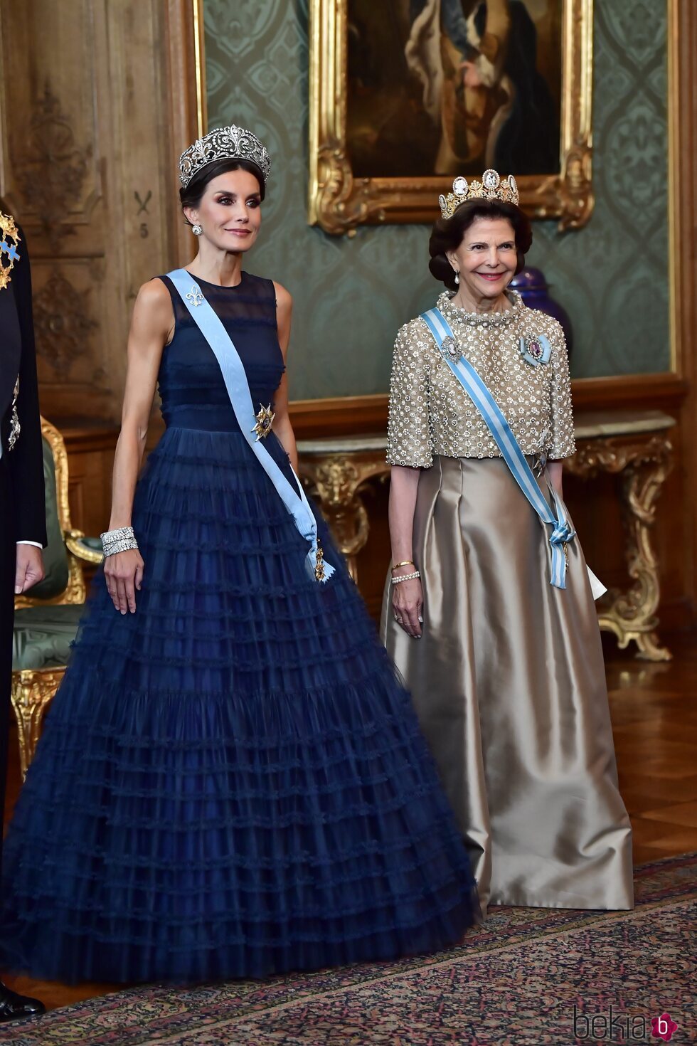 La Reina Letizia y Silvia de Suecia en la cena de gala a los Reyes de España