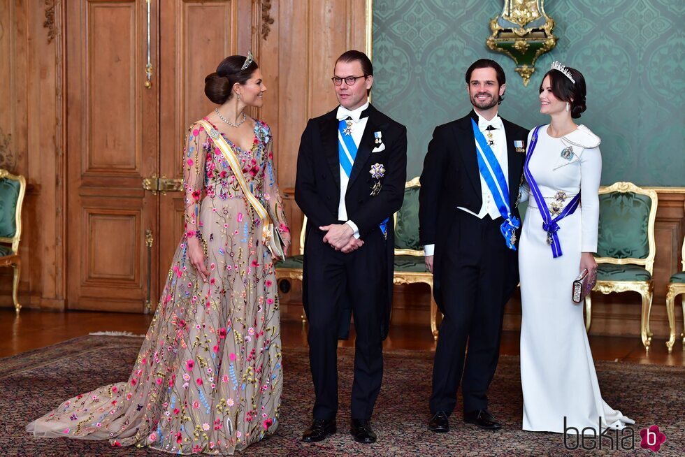 Victoria y Daniel de Suecia y Carlos Felipe y Sofia de Suecia en la cena de gala en honor a los Reyes de España