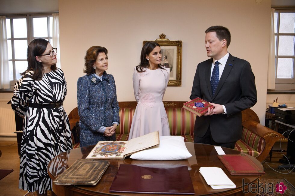 La Reina Letizia y Silvia de Suecia en la Biblioteca Bernadotte