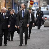 Carlos Gustavo de Suecia y el Rey Felipe de camino a la Real Academia Sueca de Ciencias de la Ingeniería