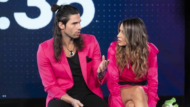 Cristina Porta y Luca Onestini hablando en la gala 11 de 'Secret Story'