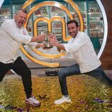 Miki Nadal y Juanma Castaño, como ganadores de 'Masterchef Celebrity 6'