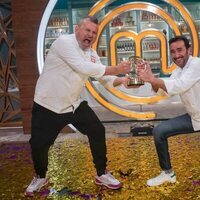 Miki Nadal y Juanma Castaño, como ganadores de 'Masterchef Celebrity 6'