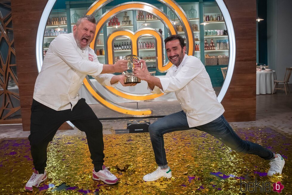 Miki Nadal y Juanma Castaño, como ganadores de 'Masterchef Celebrity 6'