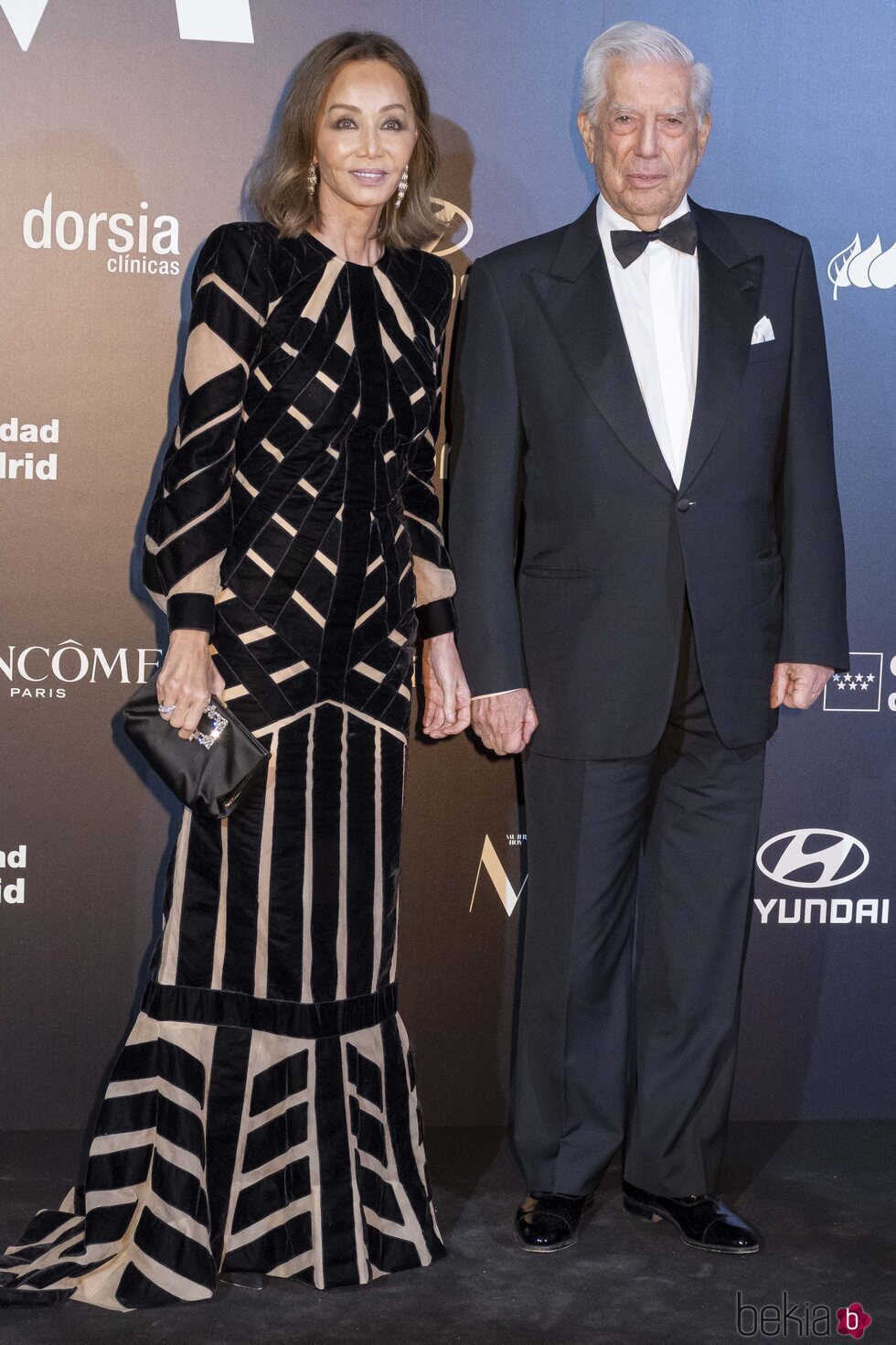 Isabel Preysler y Mario Vargas Llosa en los Premios Mujer Hoy 2021