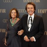 Raphael y su mujer en el Premio Personaje del Año Vanity Fair 2021