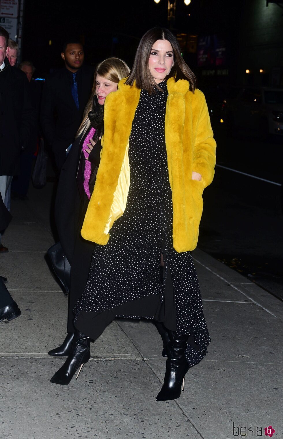 Sandra Bullock llegando al programa 'The Late Show With Stephen Colbert'