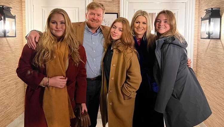 Alexia de Holanda en su reencuentro con Guillermo Alejandro y Máxima de Holanda y Amalia y Ariane de Holanda