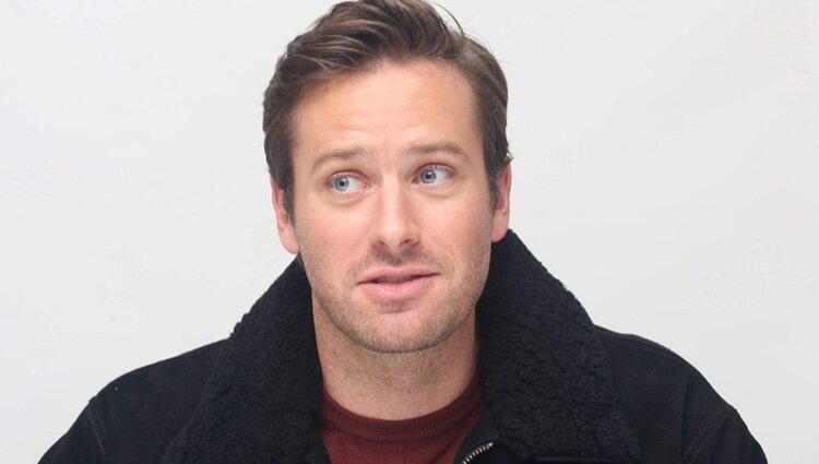 Armie Hammer en una conferencia de la Asociación de Prensa Extranjera de Hollywood